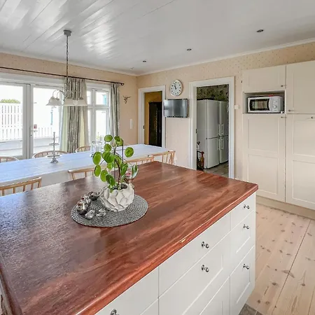 Luxurious In Kleppe With Wifi *