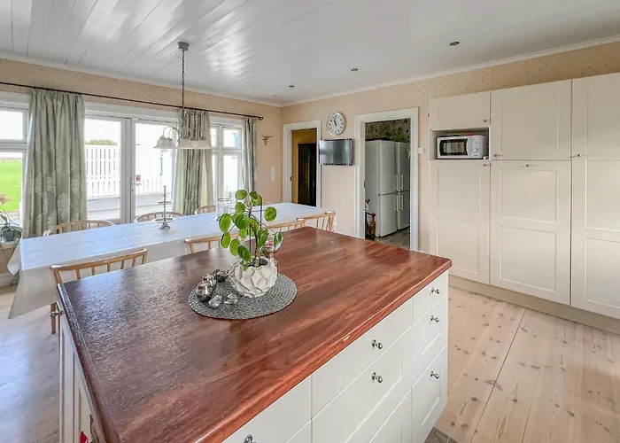 Luxurious In Kleppe With Wifi *